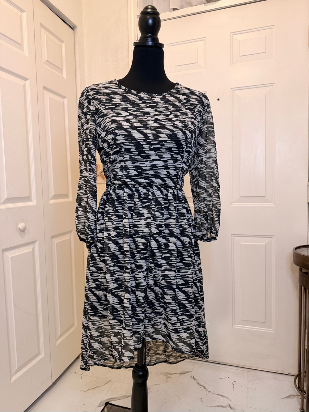 One Clothing Black and White Patterned Long Sleeve Dress